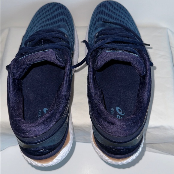 Asics Navy and Gold Wide Gel- Nimbus Athletic Women’s Sneakers Sz 9.5 Wide. - Picture 6 of 16